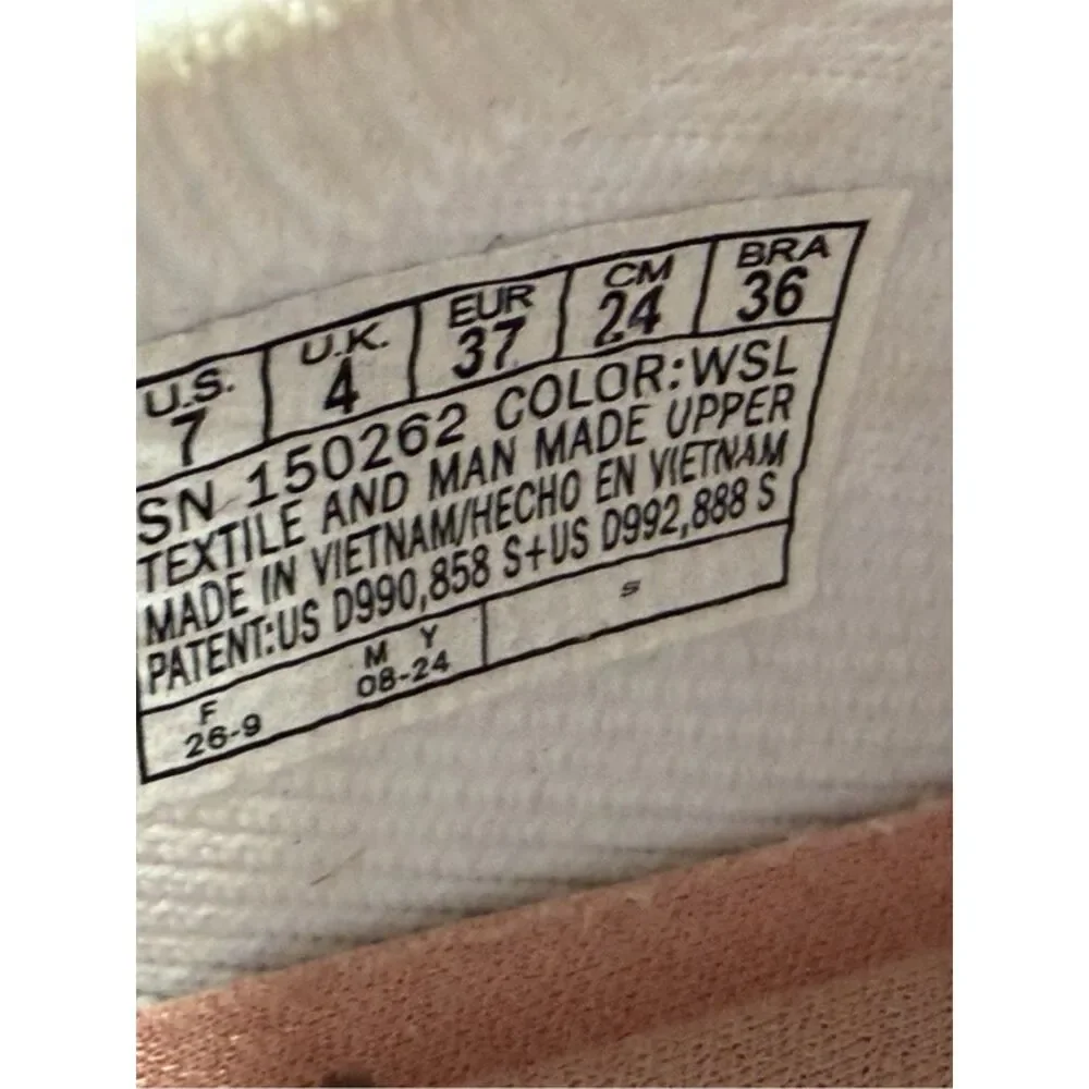 Skechers Slip-ins White Knit Sneakers Women’s Size 7